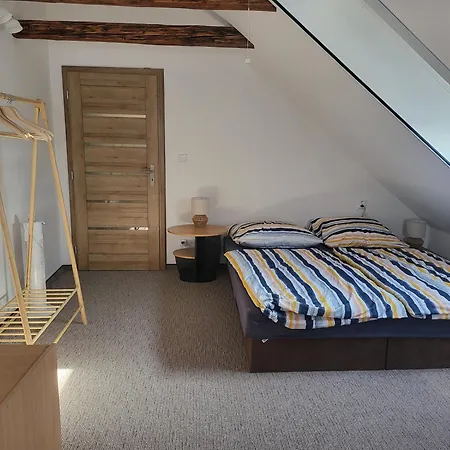 Holiday home U100bodu Za Svestkovou Drahou *
