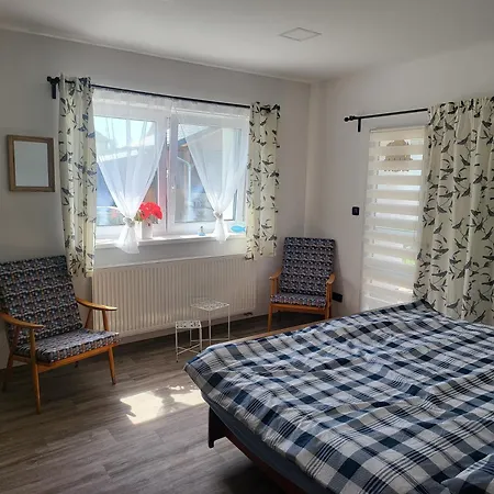 Holiday home U100bodu Za Svestkovou Drahou *